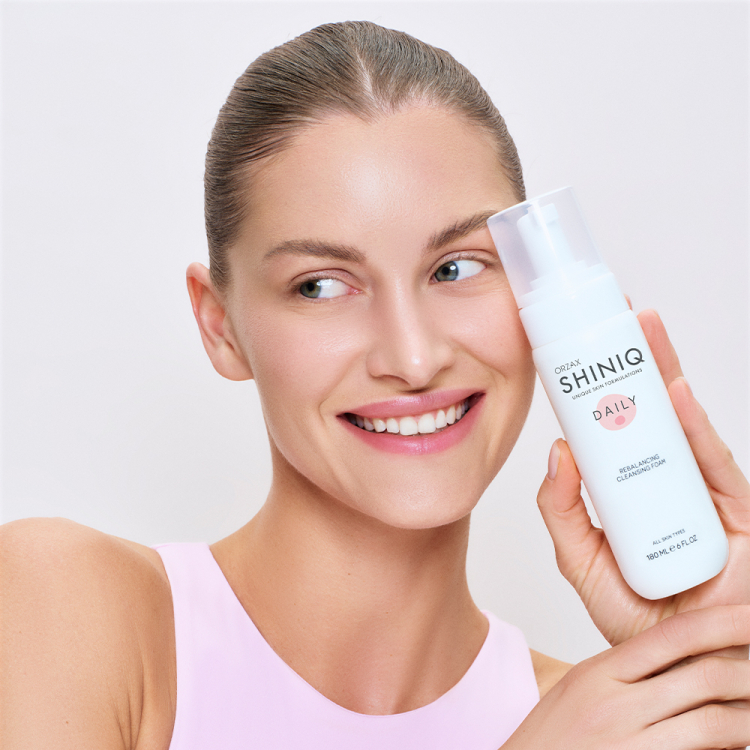 T&uuml;m Ciltler İ&ccedil;in Dengeleyici Temizleme K&ouml;p&uuml;ğ&uuml;