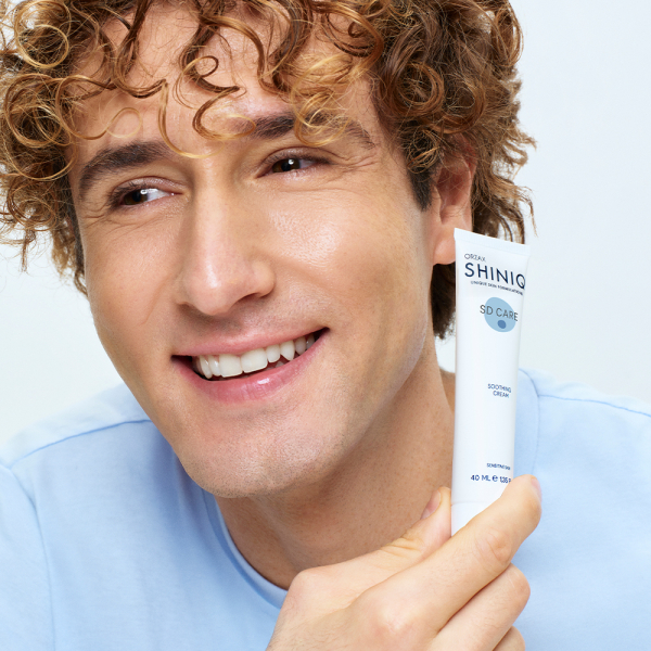 Yağlı ve Düzensiz Cilt Görünümünü Dengelemeye Yardımcı Bakım Kremi